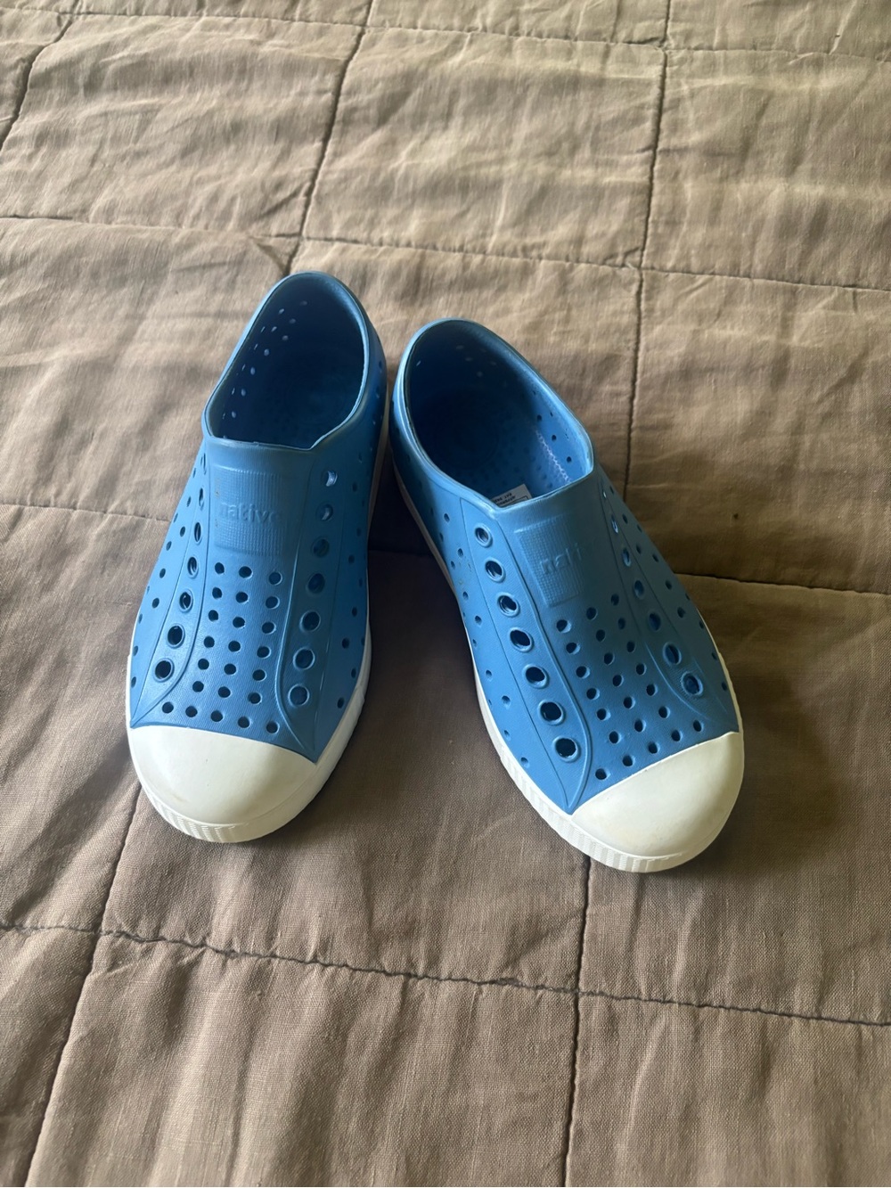 Native Shoes Kids Slip-On Blue with White Toe